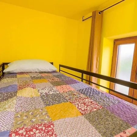 Lovely 4-bed Stone In With Pool Сasa de vacaciones