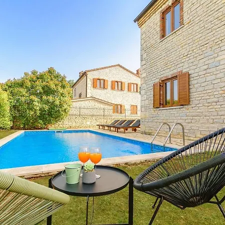 Lovely 4-bed Stone In With Pool