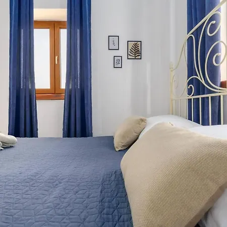 Lovely 4-bed Stone In With Pool Сasa de vacaciones Cabrunici