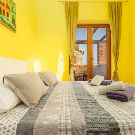Lovely 4-bed Stone In With Pool Сasa de vacaciones *